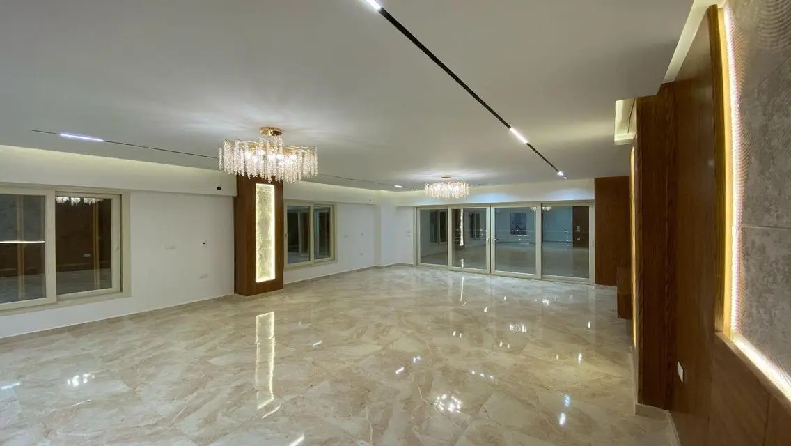 Luxury Apartment in Prime Location with Security Guard
