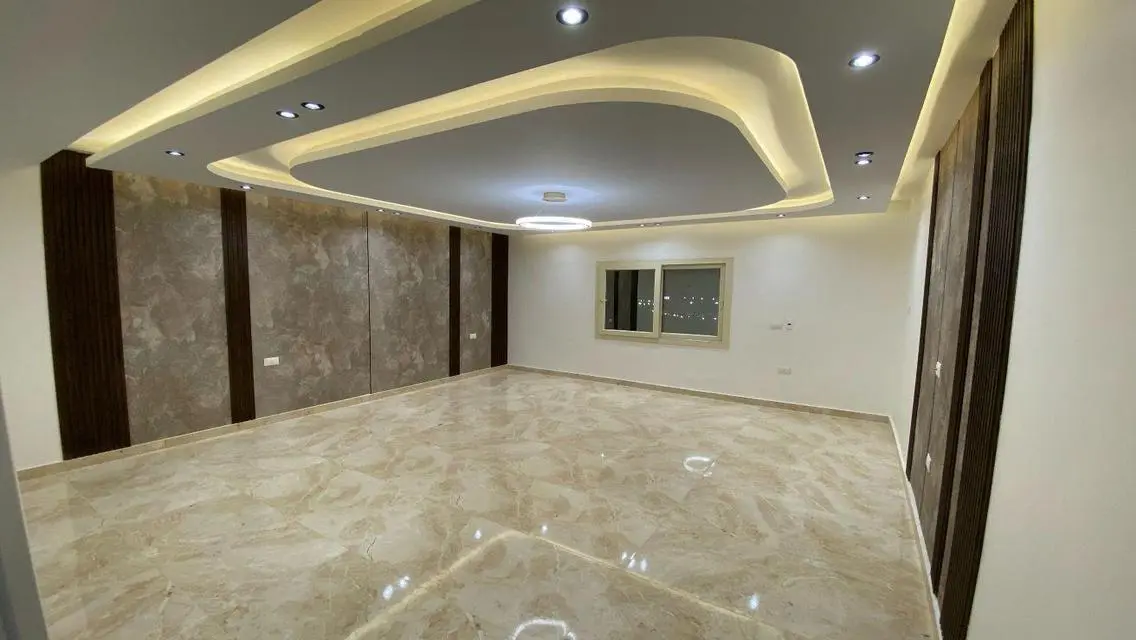 Luxury Apartment in Prime Location with Security Guard