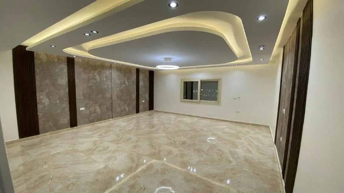 Luxury Apartment in Prime Location with Security Guard