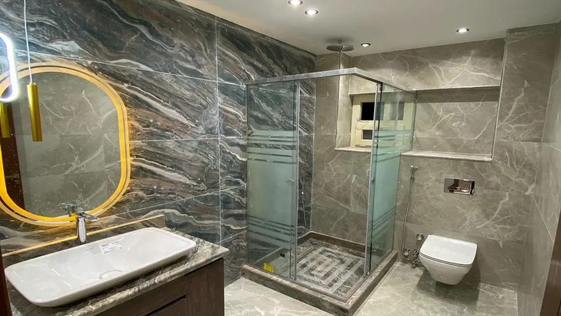 Luxury Apartment in Prime Location with Security Guard