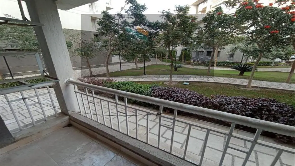 شقة مميزة بمساحة واسعة في قلب المدينة