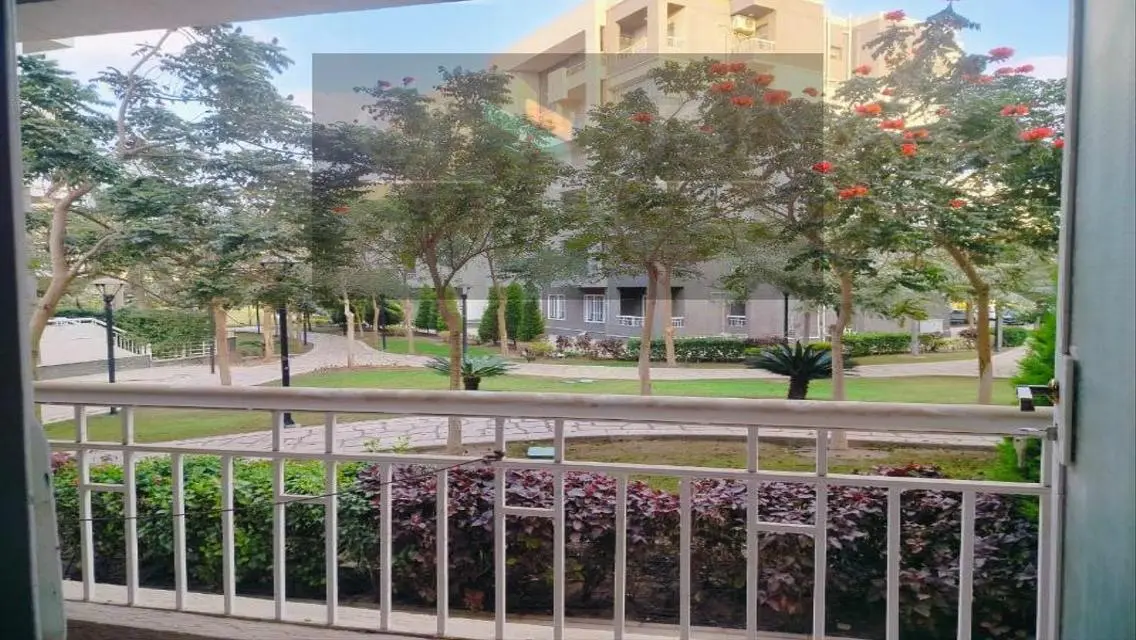 شقة مميزة بمساحة واسعة في قلب المدينة