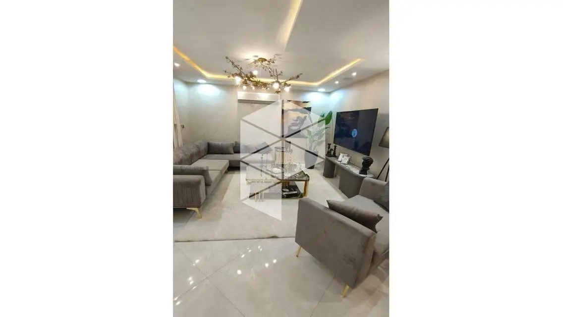 Luxurious Villa with Spacious Layout