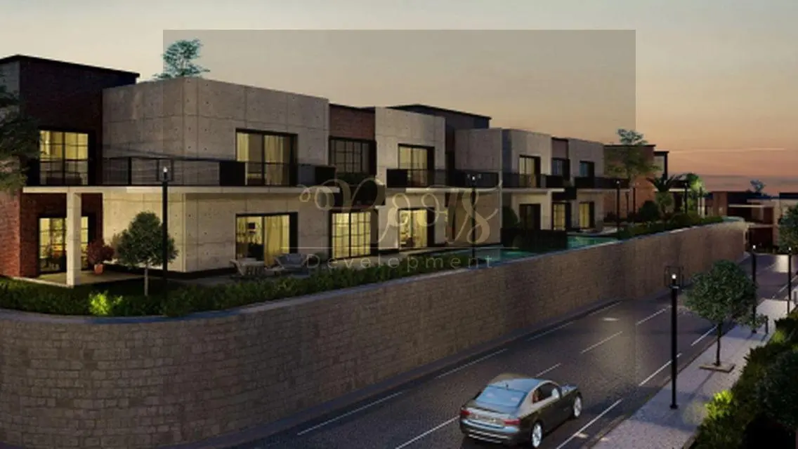 Luxurious 225 sqm Apartment with Balcony