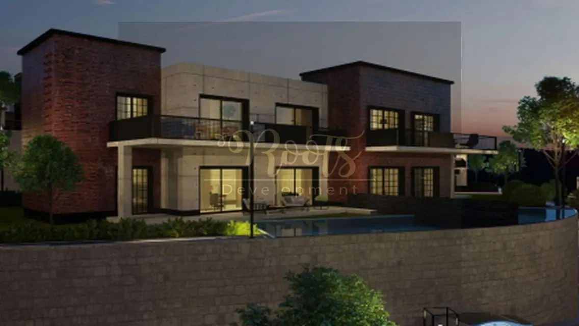 Luxurious 225 sqm Apartment with Balcony