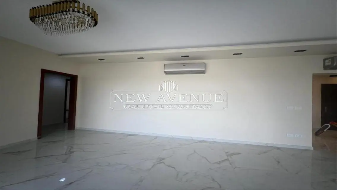 Luxury Apartment with 160 Meters Overlooking a Landmark