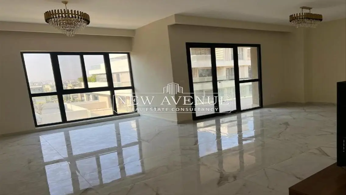 Luxury Apartment with 160 Meters Overlooking a Landmark
