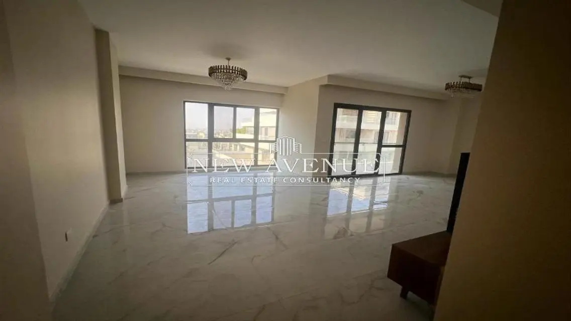 Luxury Apartment with 160 Meters Overlooking a Landmark