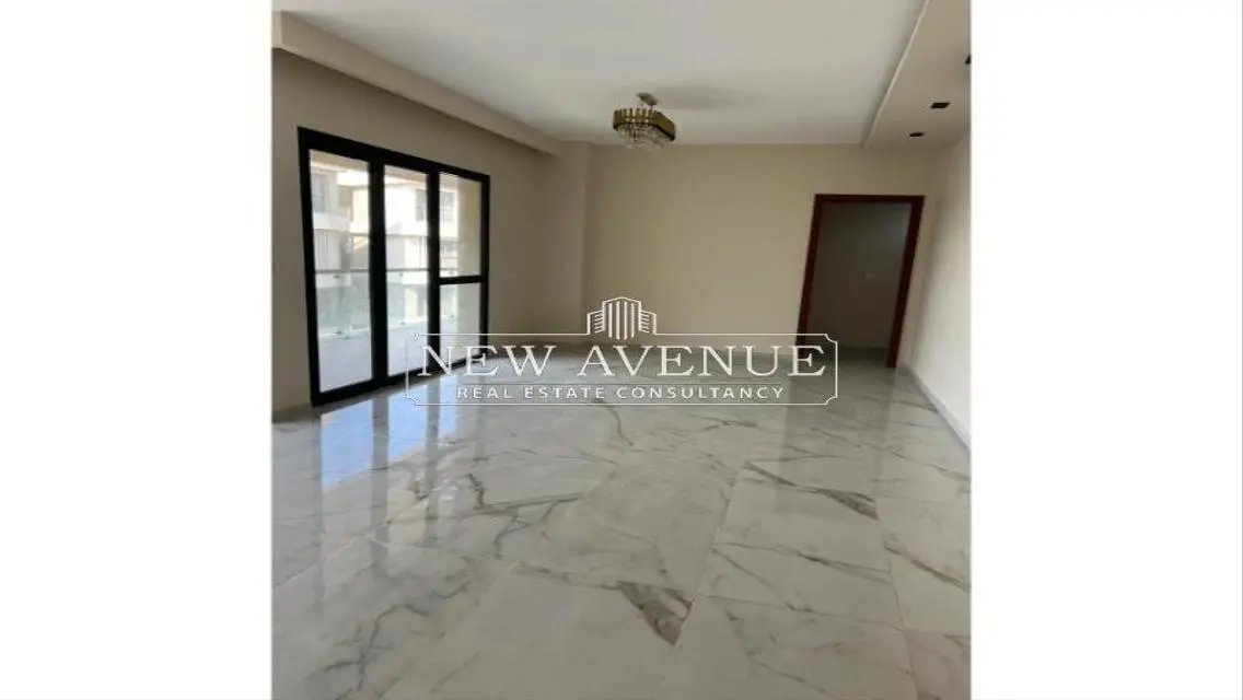 Luxury Apartment with 160 Meters Overlooking a Landmark
