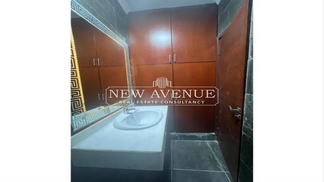Luxury Apartment with 160 Meters Overlooking a Landmark