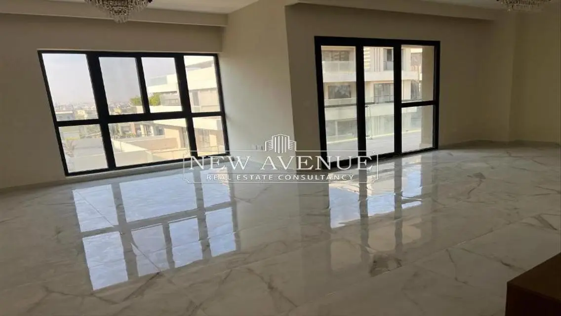 Luxury Apartment with 160 Meters Overlooking a Landmark
