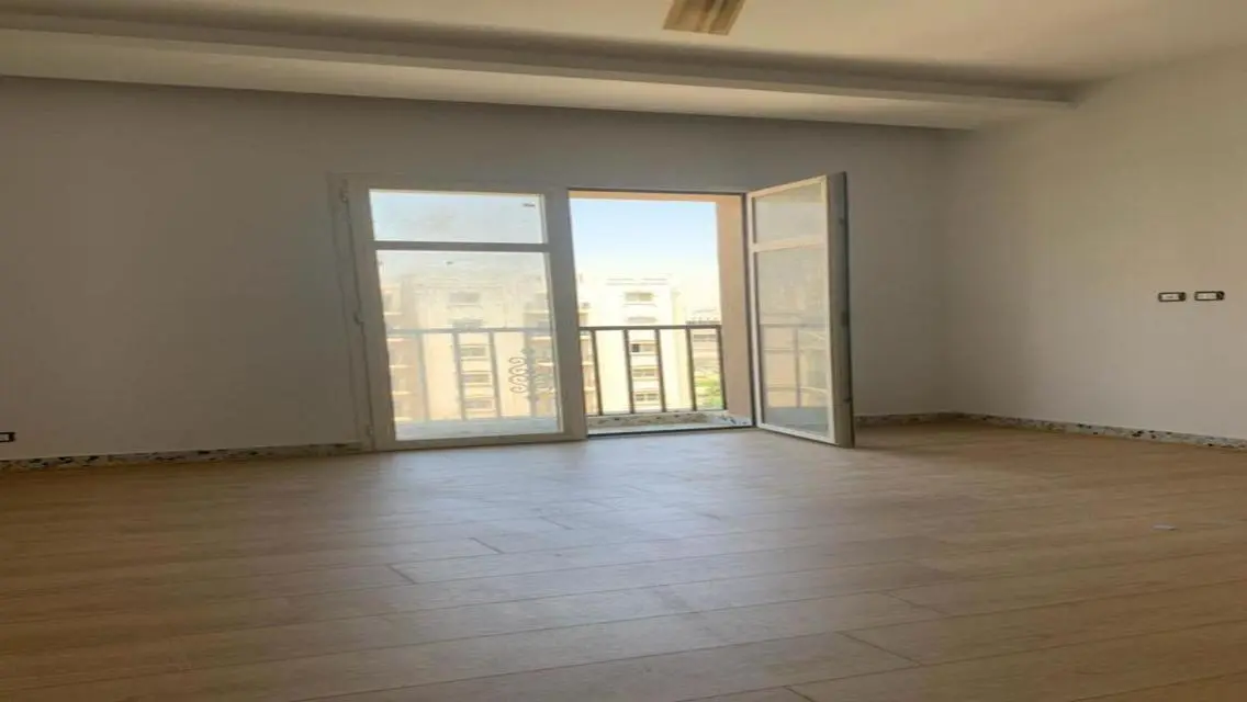 Stunning Apartment for Rent Overlooking a Landmark
