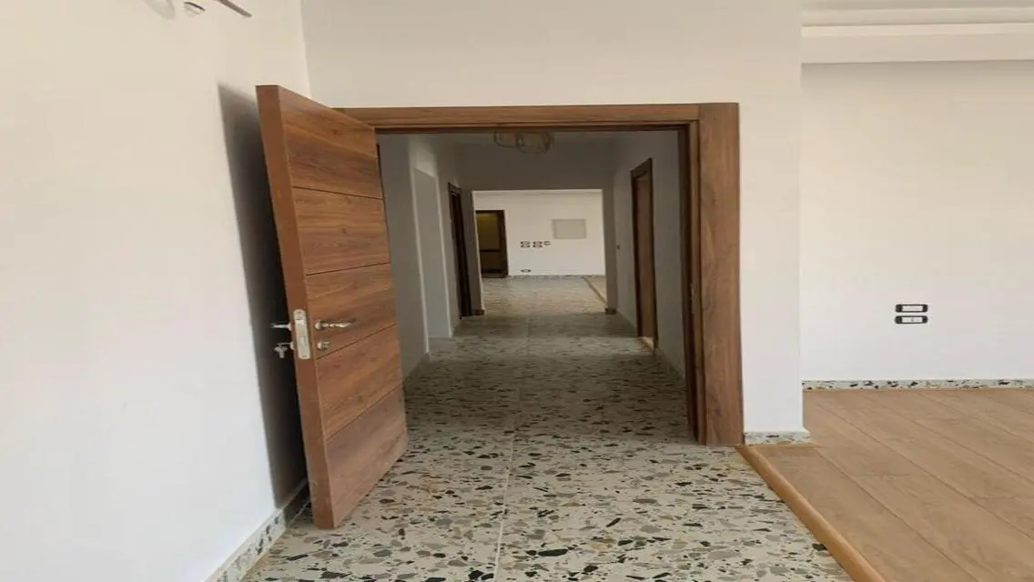 Stunning Apartment for Rent Overlooking a Landmark