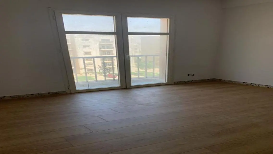 Stunning Apartment for Rent Overlooking a Landmark