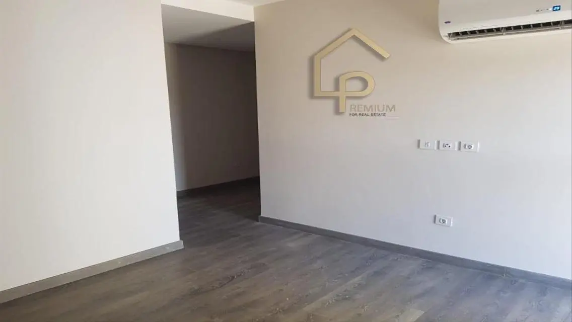 Park-side Residence with Luxury Amenities