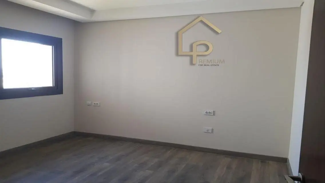 Park-side Residence with Luxury Amenities