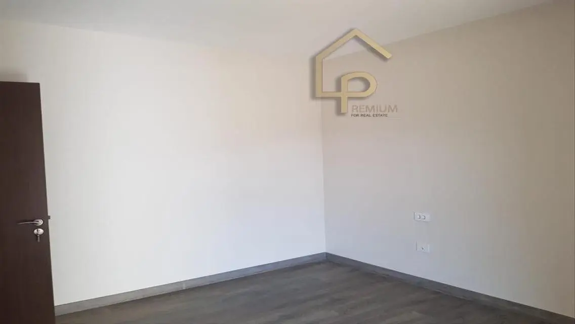 Park-side Residence with Luxury Amenities