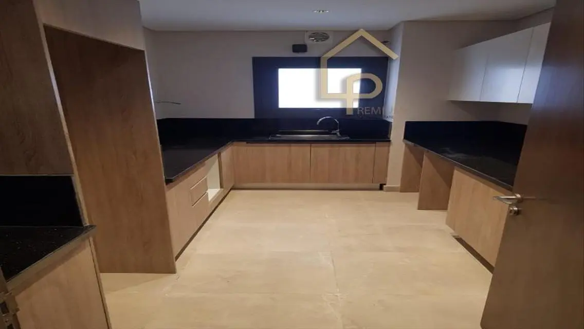 Park-side Residence with Luxury Amenities