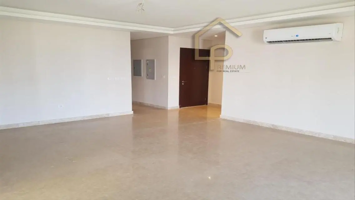 Park-side Residence with Luxury Amenities