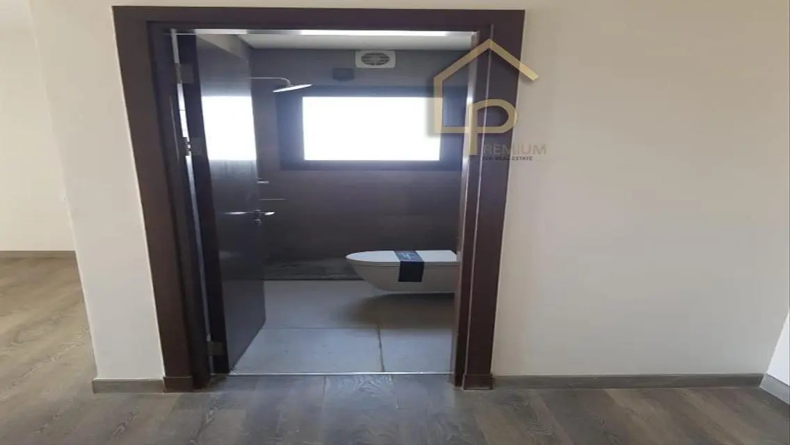 Park-side Residence with Luxury Amenities