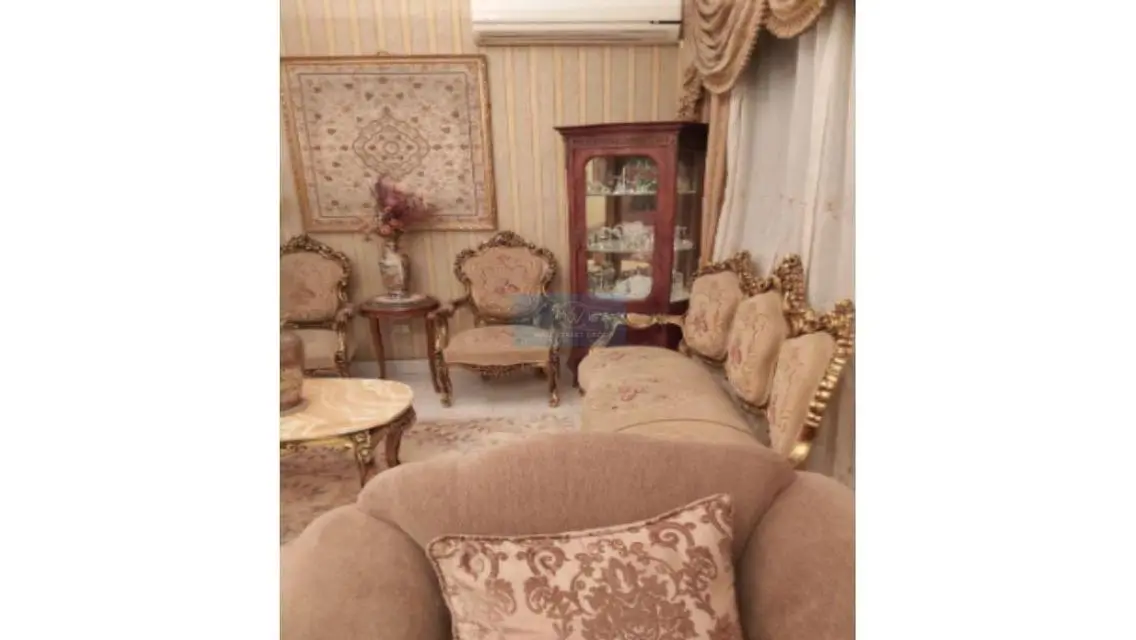 شقة فاخرة للبيع في MN130