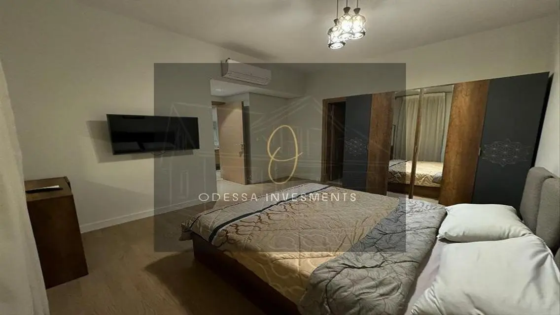 Luxurious Three-Bedroom Apartment in a Modern City