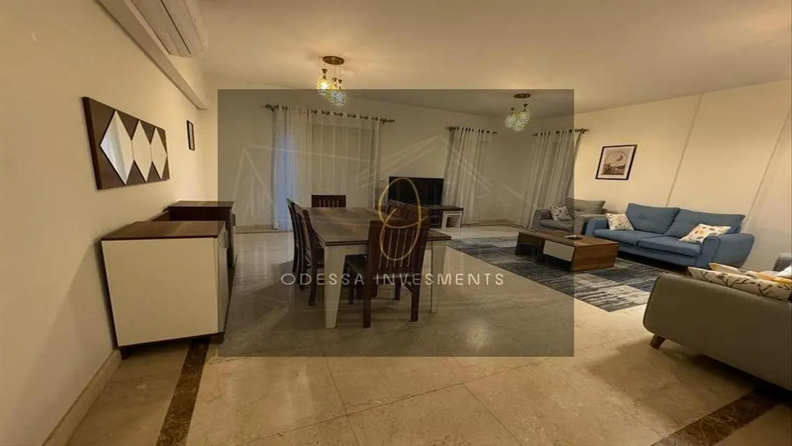 Luxurious Three-Bedroom Apartment in a Modern City