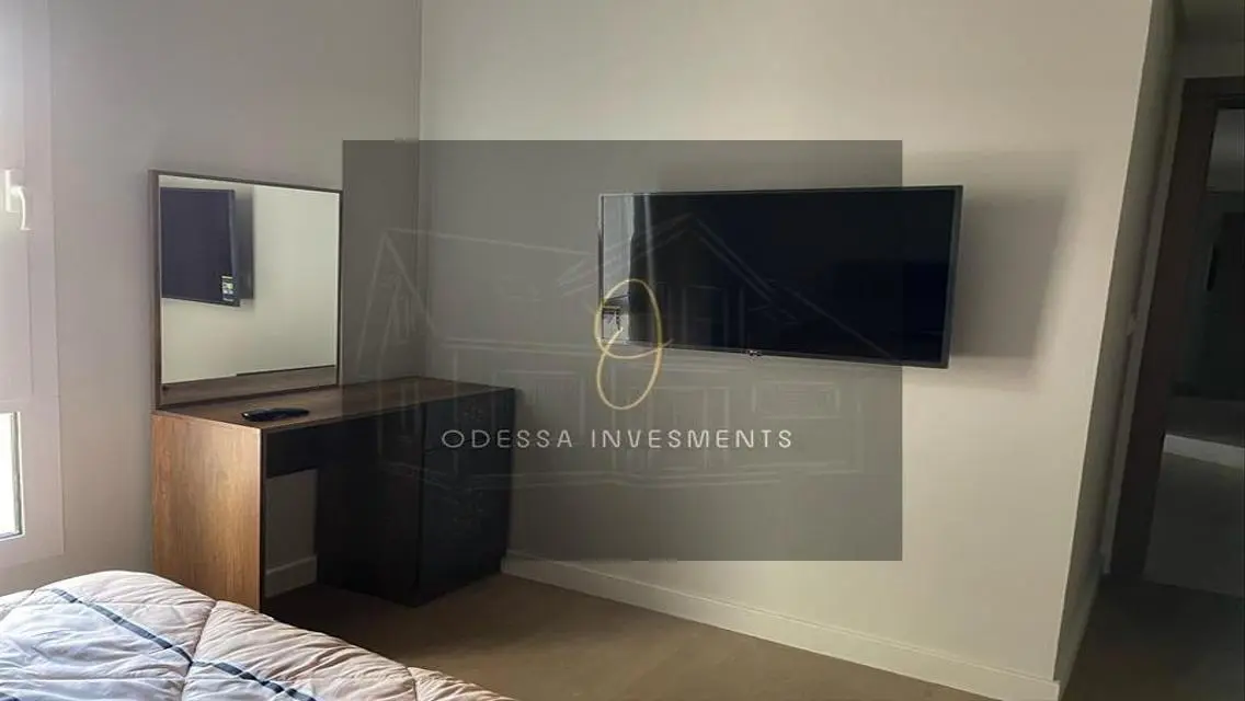 Luxurious Three-Bedroom Apartment in a Modern City
