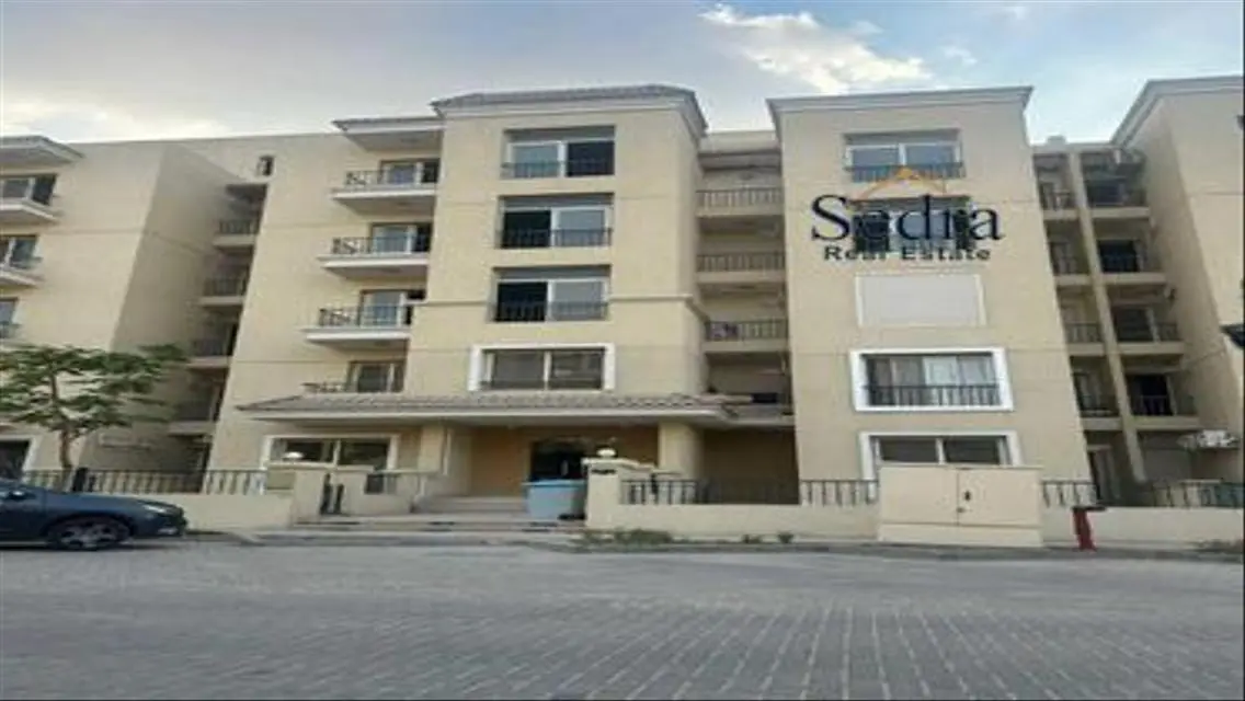 Luxury 3-Bedroom Apartment Overlooking Lakes with Premium Amenities