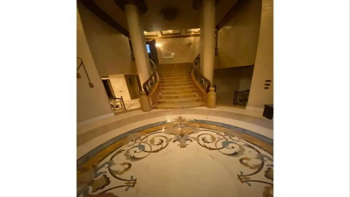 Luxury Apartment with Private Garden and Pool