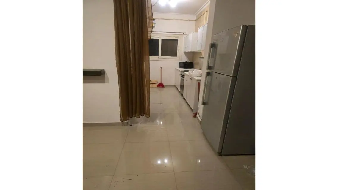 شقة رائعة للبيع بمساحة واسعة