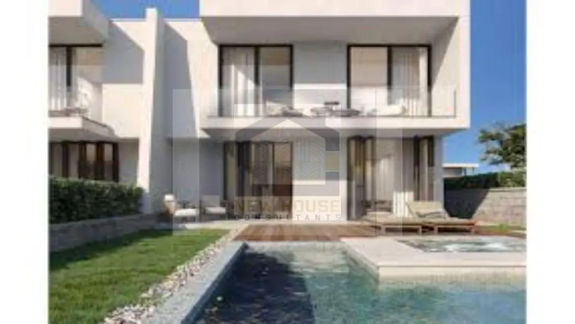 مسكن فخم مع إطلالة رائعة على البحيرات