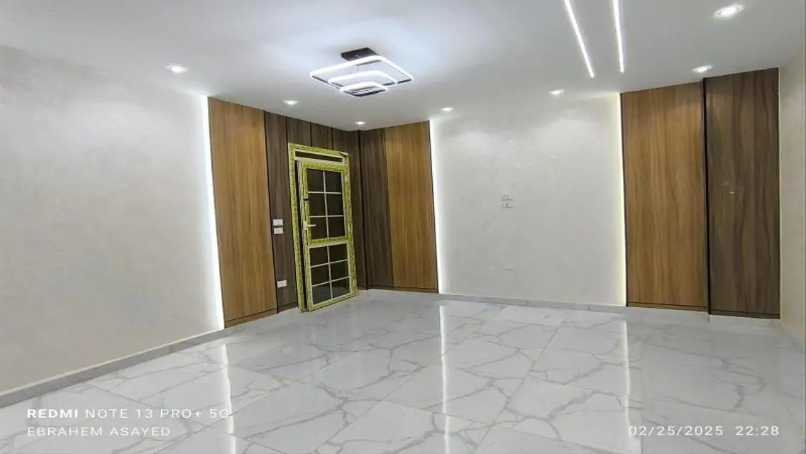 Luxury Villa with Spacious Design and Private Garden