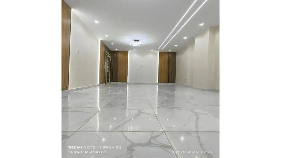 Luxury Villa with Spacious Design and Private Garden