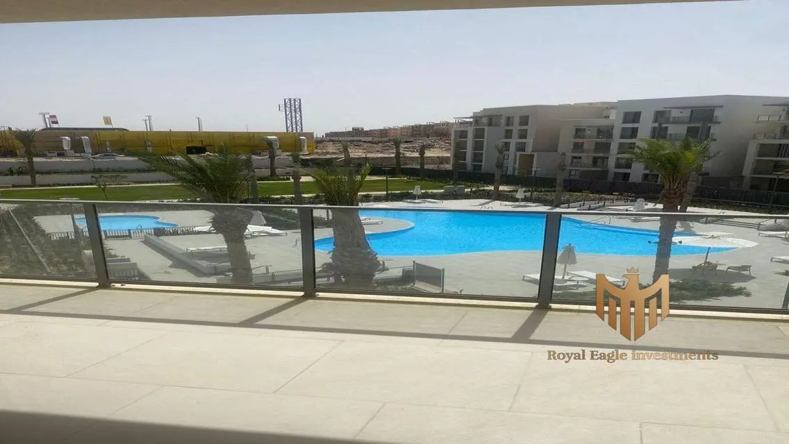 عقار مميز للبيع مع مناظر للبحيرات