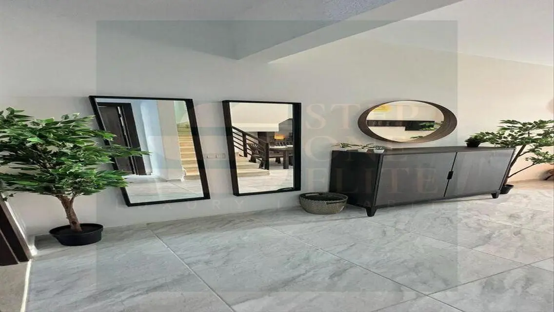 Spacious Luxury Apartment with Private Garden and Amazing Amenities