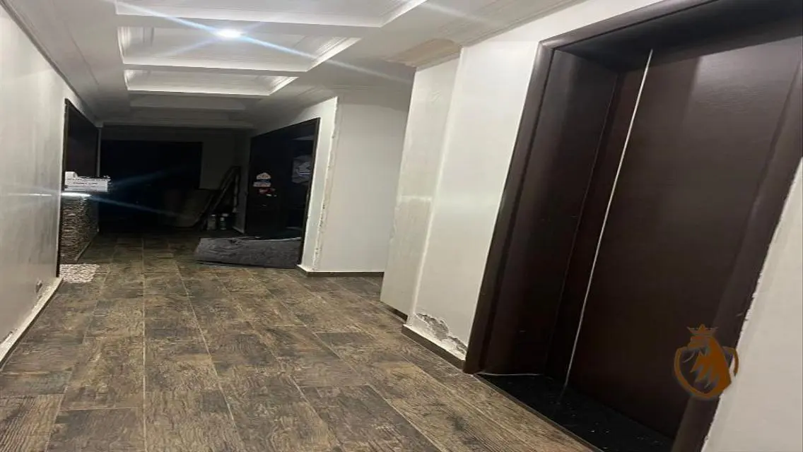 شقة فاخرة للبيع بمساحة 198 متر في قلب المدينة