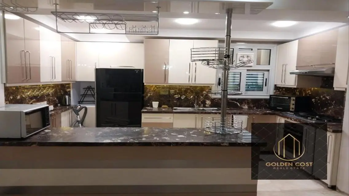 شقة فاخرة للبيع بمساحة واسعة