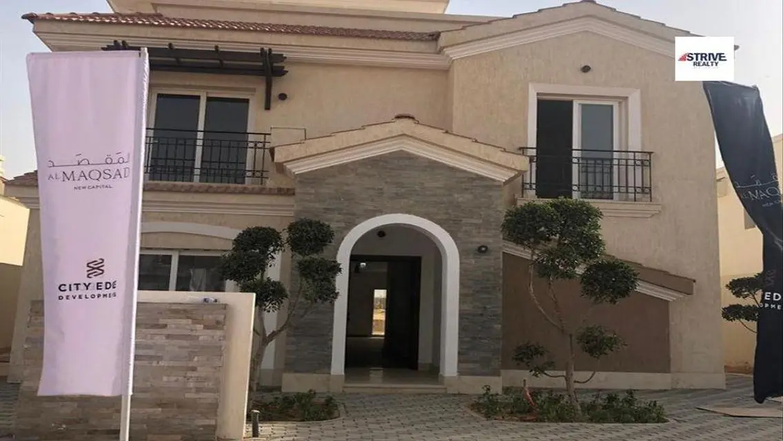 فيلا فاخرة للبيع بمساحة واسعة ومرافق ممتازة