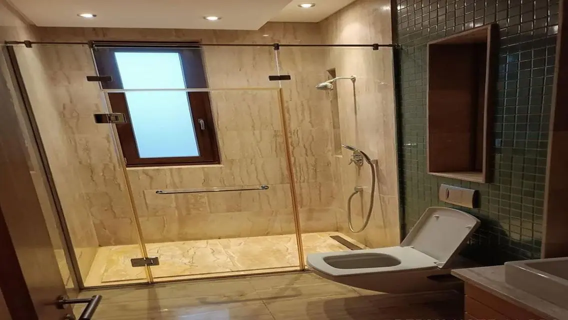 Luxury Apartment for Sale with Central Air Conditioning and Shared Pool