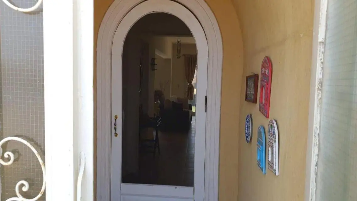 Luxurious Villa with Security and Prime View