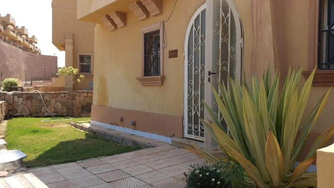 Luxurious Villa with Security and Prime View