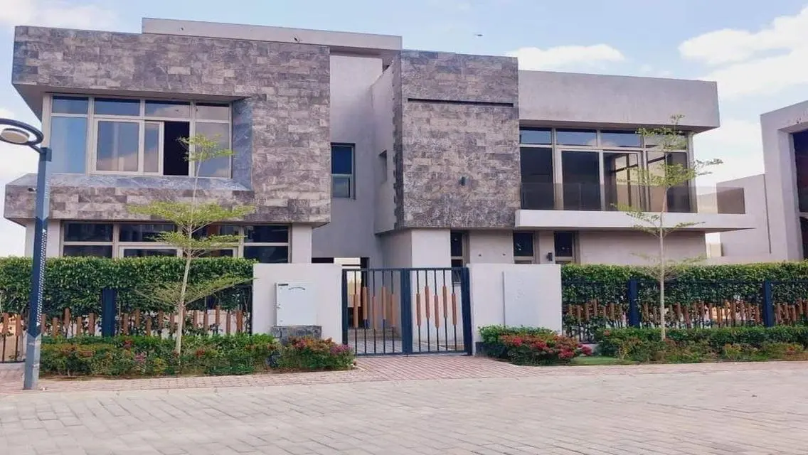 Luxury Apartment in Sun Capital Compound