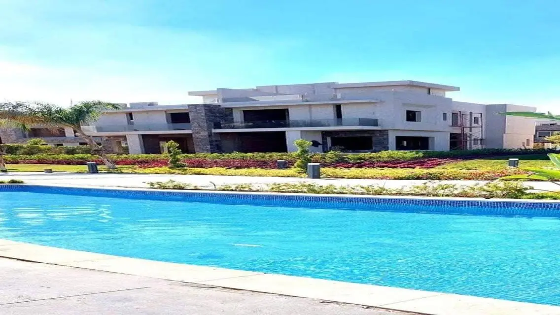 Luxury Apartment in Sun Capital Compound