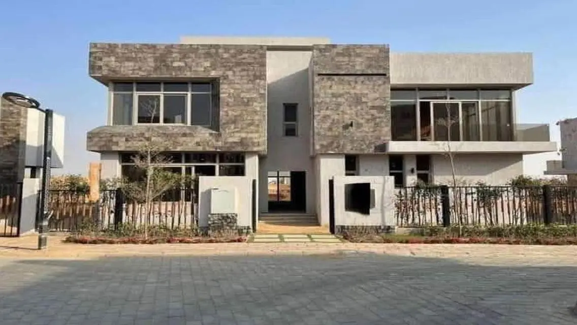 Luxury Apartment in Sun Capital Compound