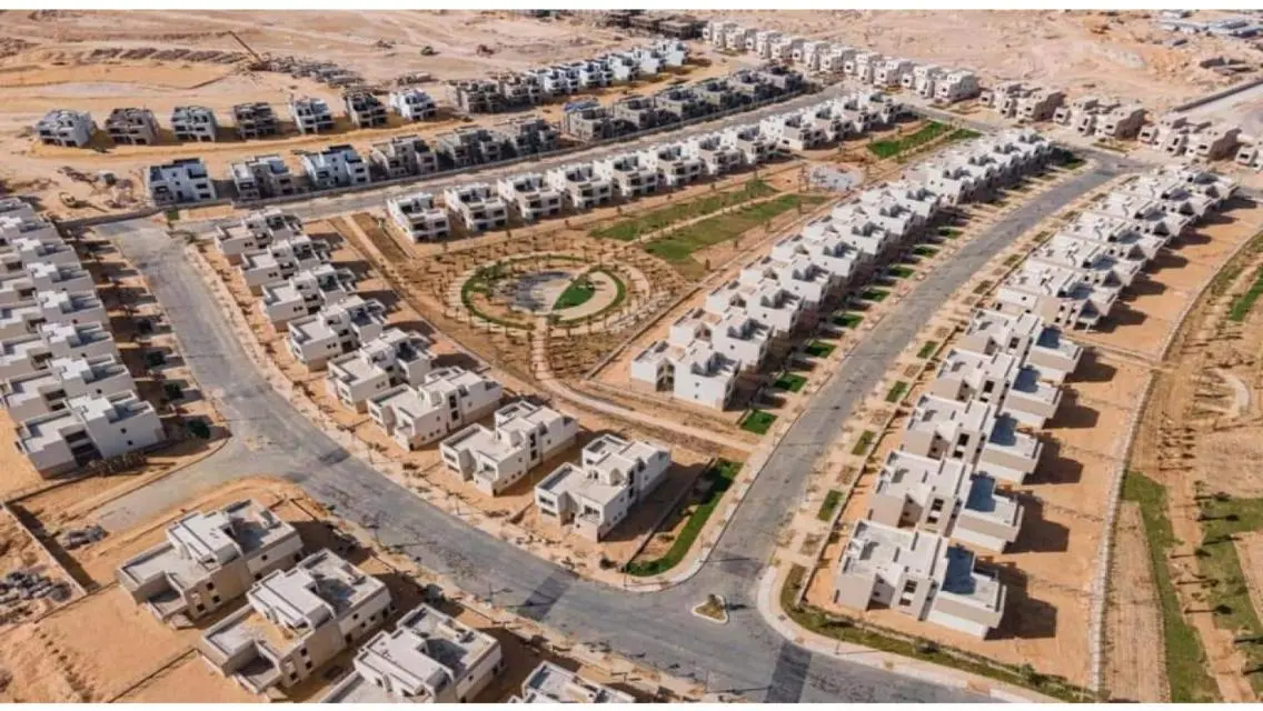 شقة فاخرة مع حديقة خاصة وغرفة خادمة