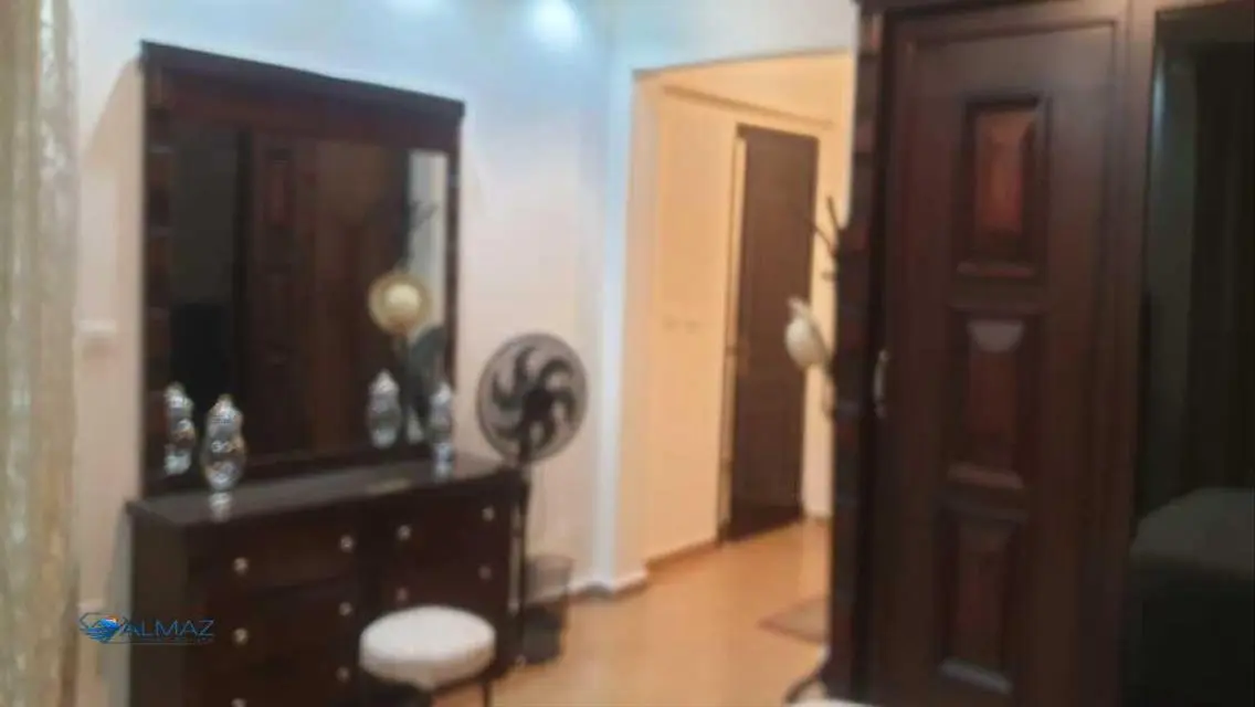 شقة حديثة بالمدينة بسعر مناسب