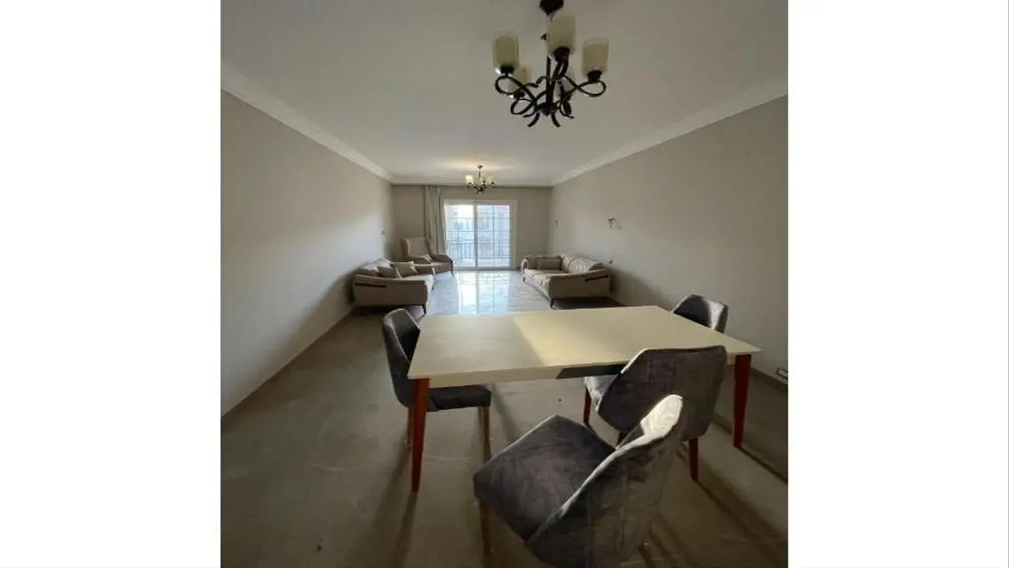 Stunning Apartment with 211 sqm Space