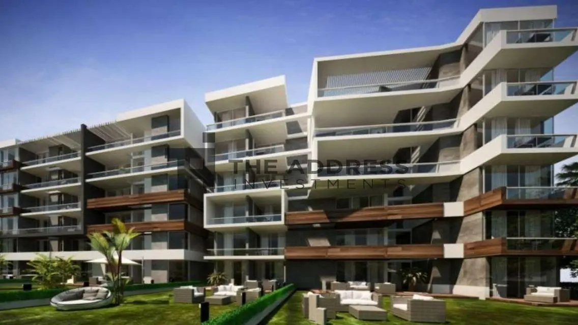 Luxurious Villa for Sale with 250 sqm, Private Garden, and Pool
