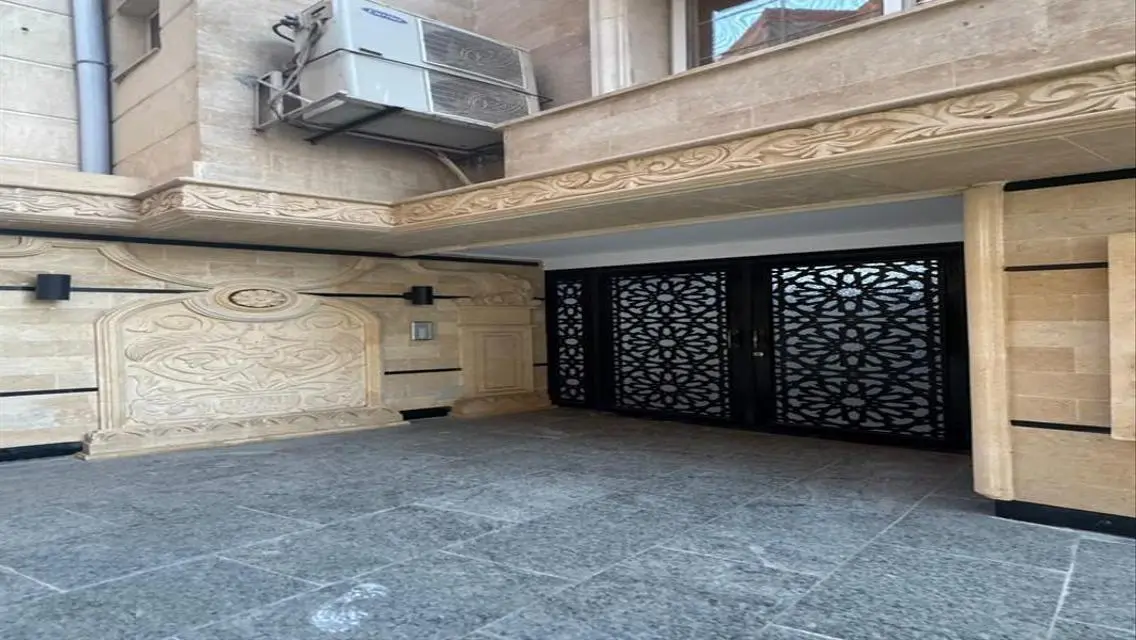 Luxury 3-Bedroom Apartment with Private Garden